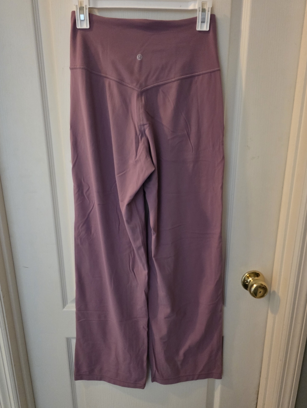Lululemon Wide-Leg Active Pants in Dusty Mauve - Picture 2 of 4